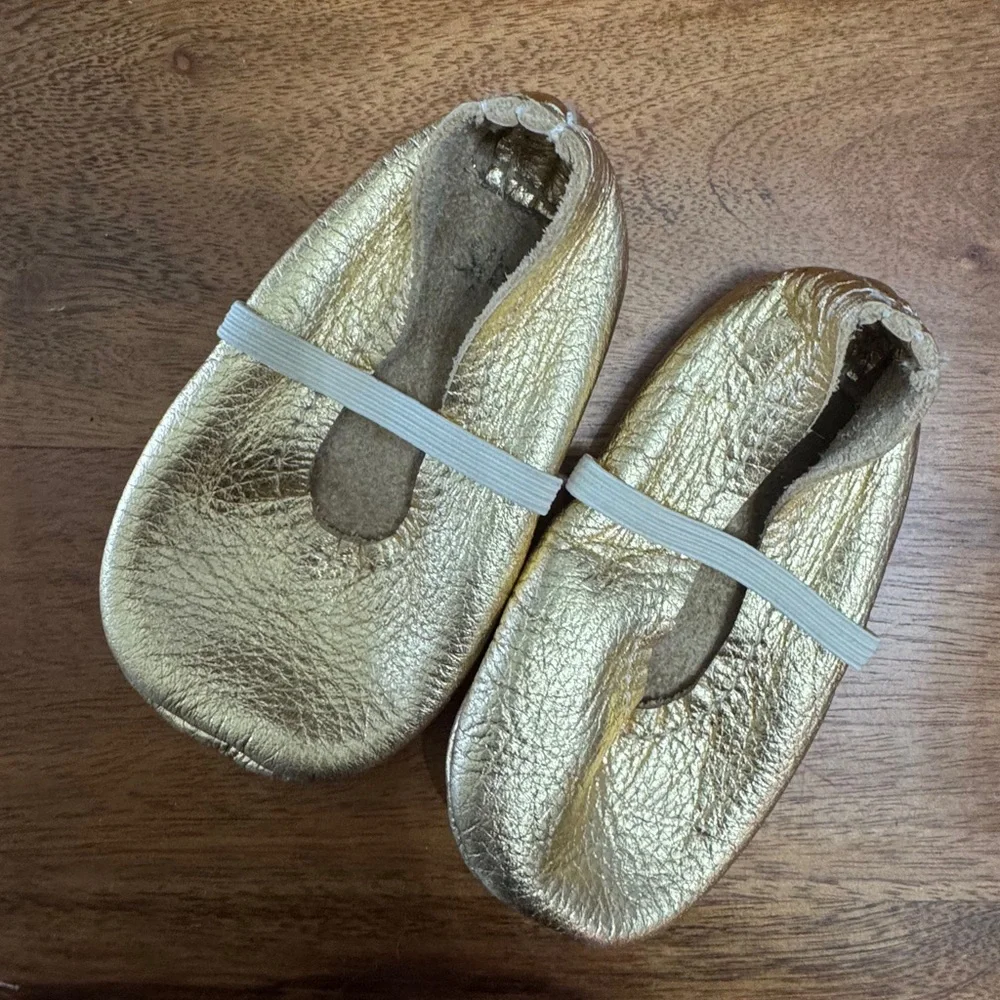 Small Shop Handcrafted Metallic Gold Baby Moccasins Good Condition Size 6/12 Mo.